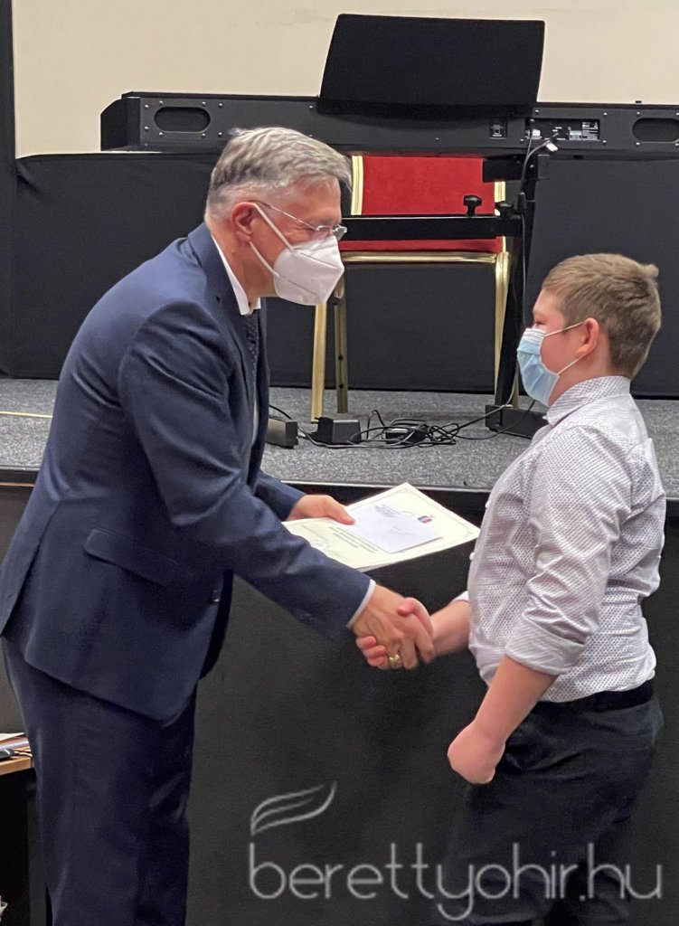 Naptárfotó pályázat - eredményhirdetés és kiállítás 16